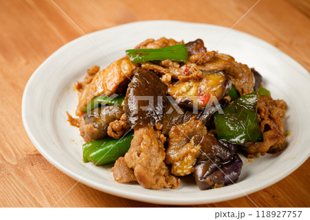 豚肉とナスとピーマンの味噌炒め 118927757