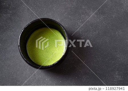 日本の茶道　（黒背景 コピースペースあり） 118927941