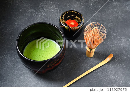日本の茶道 (黒背景 コピースペースあり) 日本の茶道 (黒背景 コピースペースあり) 118927976