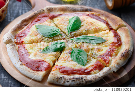 マルゲリータ ピザ 118929201