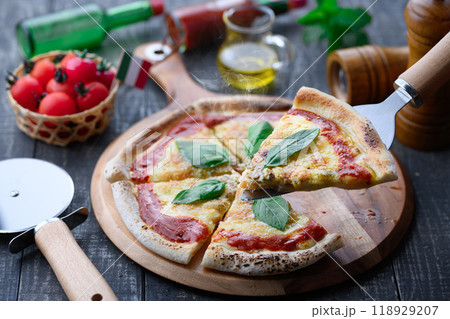 マルゲリータ ピザ 118929207