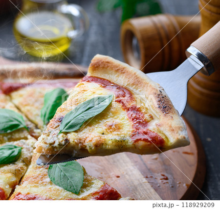 マルゲリータ ピザ 118929209