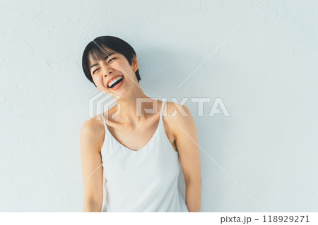 若い女性と美容 118929271