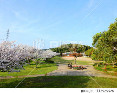 山口県山陽小野田市にある厚狭川河畔寝太郎公園ゆめ広場 山口県山陽小野田市にある厚狭川河畔寝太郎公園ゆめ広場 118929520
