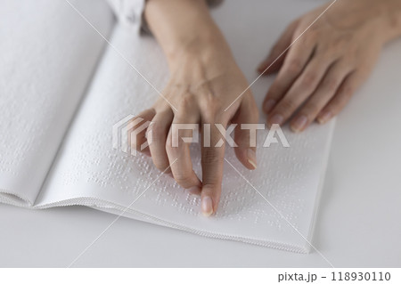 点字を読む 点字を読む 118930110