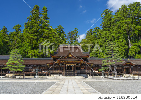 多賀大社　拝殿（滋賀県犬上郡多賀町） 118930514