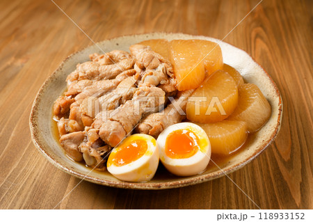 鶏手羽元と大根の煮物 118933152