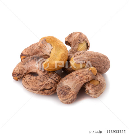 Roasted cashew nuts isolated on a white background. 118933525