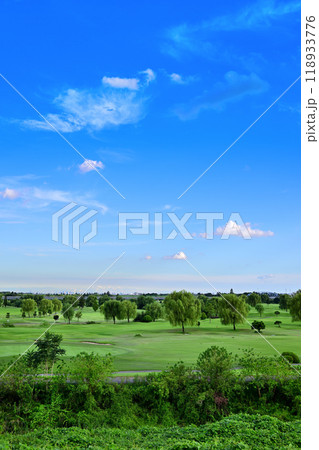 青空の夏空とゴルフ場の風景　上江橋からの眺め　　 118933776