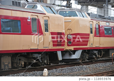東北本線　尾久ー赤羽　JR東日本　183系　OM103+OM101編成（大宮）　回送 118933976