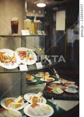 レトロな喫茶店の食品サンプル 118934257