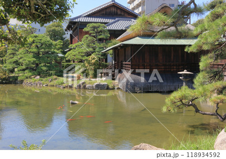 坂出市の香風園の時雨亭と翠松閣 坂出市の香風園の時雨亭と翠松閣 118934592