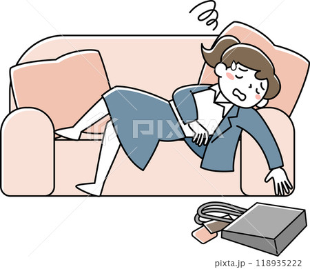 疲れてソファーに倒れこむスーツ姿の女性 疲れてソファーに倒れこむスーツ姿の女性 118935222