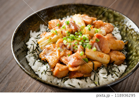 焼き鳥丼 118936295