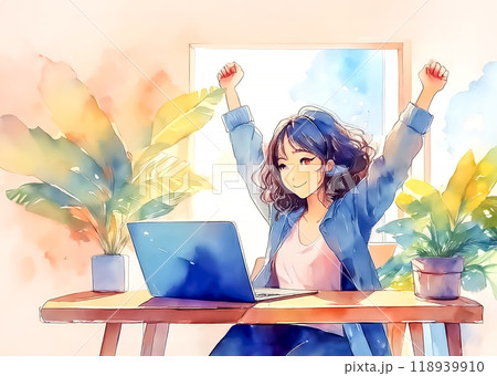 パソコンの画面を見て万歳をする女性のイメージ素材 パソコンの画面を見て万歳をする女性のイメージ素材 118939910