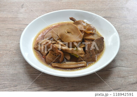 boiled slice Chinese bamboo shoot with ith gluten and tofu vegetarian food on plate  118942591