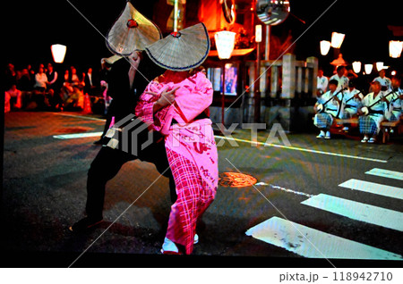 越中八尾の哀愁と侘しさが漂うおわら風の盆 越中八尾の哀愁と侘しさが漂うおわら風の盆 118942710