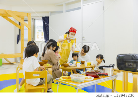 食育　調理実習イメージ　 118945230