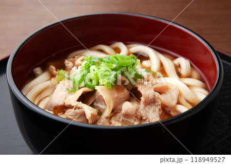 豚肉の肉うどん 118949527