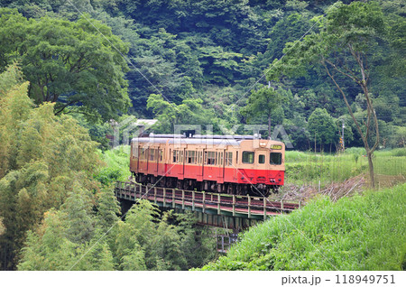 久留里線　平山ー久留里　JR東日本　キハ30-62+キハ30-98（幕張） 118949751