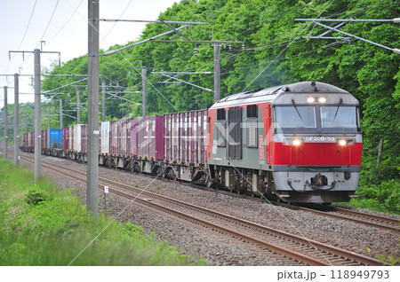 千歳線　植苗ー美々　JR貨物　DF200-59（鷲別） 118949793