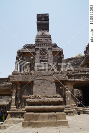 インド　世界遺産エローラ石窟群 118951092