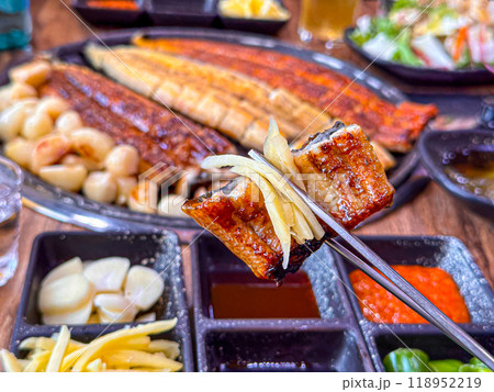 Korean food. Grilled eel. Three flavors. Spicy sauce, salt, soy sauce 118952219