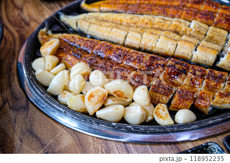 Korean food. Grilled eel. Three flavors. Spicy sauce, salt, soy sauce 118952235