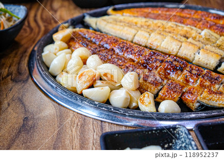 Korean food. Grilled eel. Three flavors. Spicy sauce, salt, soy sauce Korean food. Grilled eel. Three flavors. Spicy sauce, salt, soy sauce 118952237
