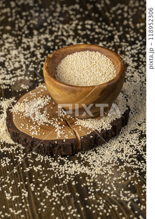 white sesame seeds for use in cooking white sesame seeds for use in cooking 118952306