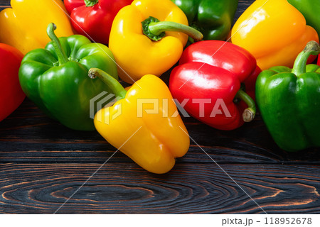 Fresh sweet bell pepper ( paprika ) photography red , green and yellow . Colorful vegetable . Top view Fresh sweet bell pepper ( paprika ) photography red , green and yellow . Colorful vegetable . Top view 118952678
