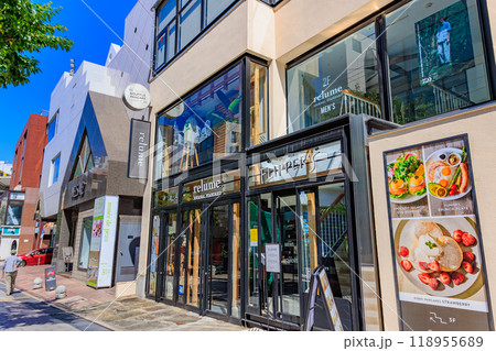 東京 目黒区 自由が丘の街並み(九品仏川緑道沿い) 東京 目黒区 自由が丘の街並み(九品仏川緑道沿い) 118955689