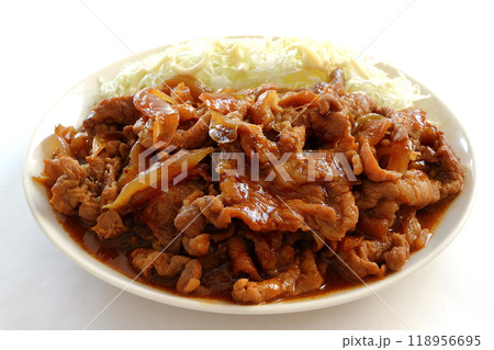豚こまの生姜焼きとマヨネーズをかけた千切りキャベツ 118956695