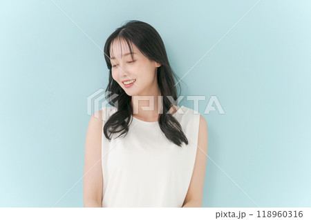 30代女性のビューティーポートレート 30代女性のビューティーポートレート 118960316