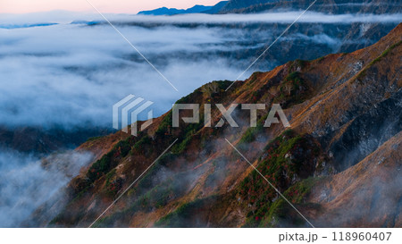 秋の唐松岳登山：夜明け 118960407