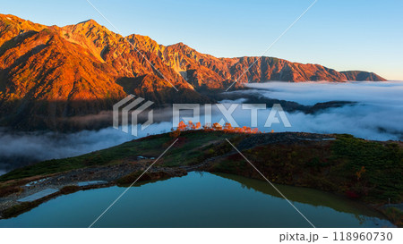 秋の唐松岳登山(夜明けの八方池と白馬三山) 秋の唐松岳登山(夜明けの八方池と白馬三山) 118960730