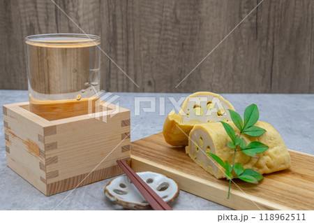 半分にカットした熊本県の辛子蓮根 半分にカットした熊本県の辛子蓮根 118962511