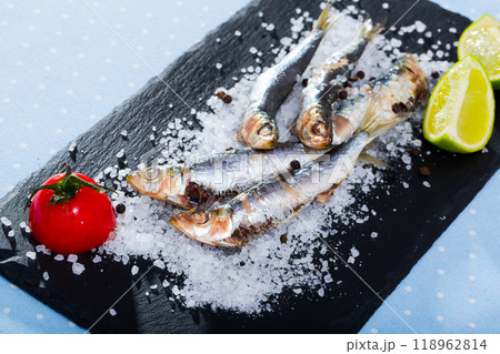 Slate of baked in oven anchovies 118962814