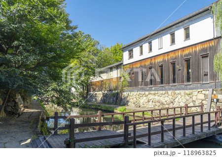 八幡堀の舟橋(滋賀県近江八幡市) 八幡堀の舟橋(滋賀県近江八幡市) 118963825