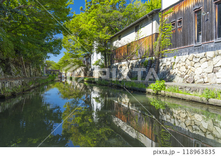 八幡堀の風情あふれる景観(滋賀県近江八幡市) 八幡堀の風情あふれる景観(滋賀県近江八幡市) 118963835