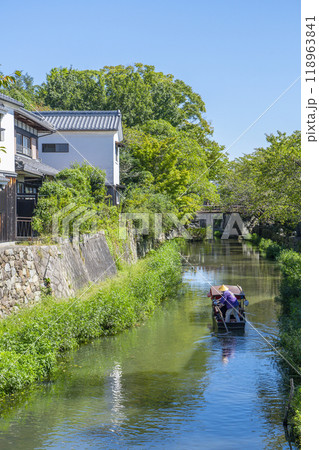 八幡堀の風情あふれる景観(滋賀県近江八幡市) 八幡堀の風情あふれる景観(滋賀県近江八幡市) 118963841