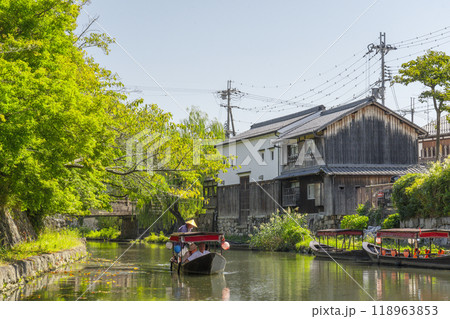 八幡堀の風情あふれる景観(滋賀県近江八幡市) 八幡堀の風情あふれる景観(滋賀県近江八幡市) 118963853