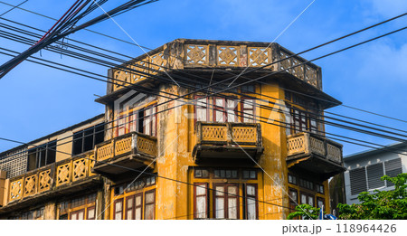 Old building in the old part of Bangkok, Thailand. Old building in the old part of Bangkok, Thailand. 118964426