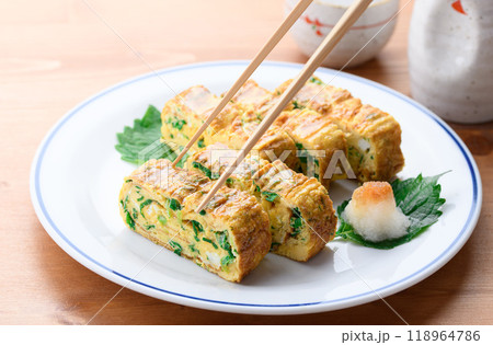 ねぎ入り玉子焼き ( 刻んだネギを入れた卵焼き ) ねぎ入り玉子焼き ( 刻んだネギを入れた卵焼き ) 118964786