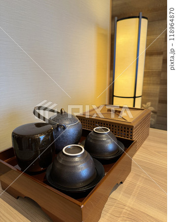 和風ホテルの茶器セット 118964870