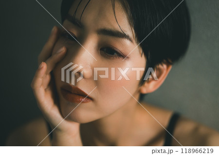 若い女性の美容イメージ 若い女性の美容イメージ 118966219