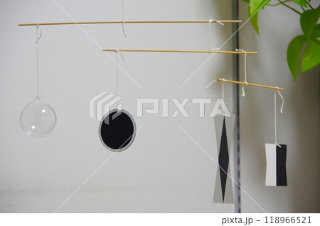 モンテッソーリ教育の教具「ムナリモビール」 モンテッソーリ教育の教具「ムナリモビール」 118966521