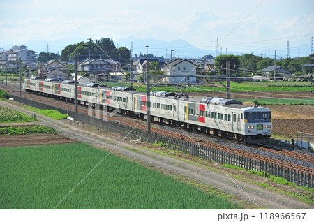 高崎線　岡部ー深谷　JR東日本　185系　OM05編成（大宮）　草津 118966567