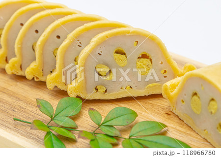 スライスした辛子蓮根　熊本県の特産物　 118966780