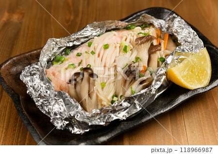 鮭ときのこのホイル焼き 118966987